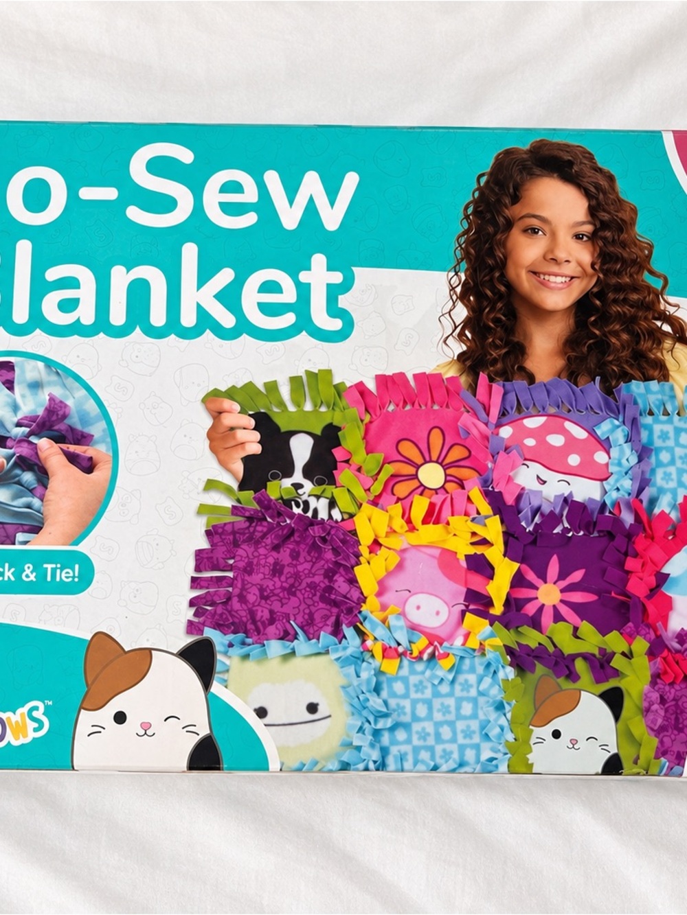 Squishmallows No-Sew Patchwork Blanket Kit - Pink, Purple, Blue, Green, Yellow